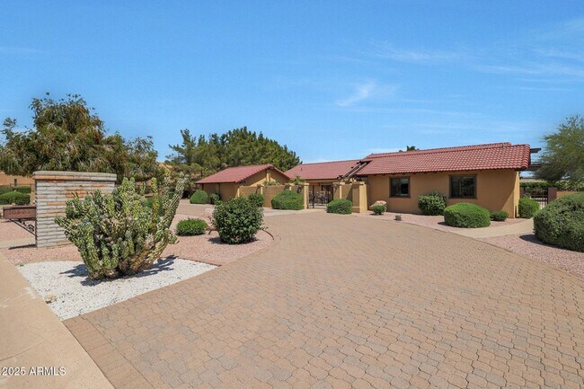 Foto del edificio - 10825 N 85th Pl