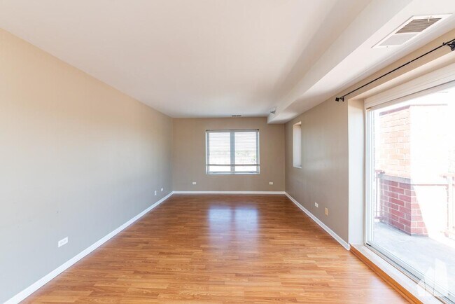 Building Photo - 2 bedroom in Berwyn IL 60402