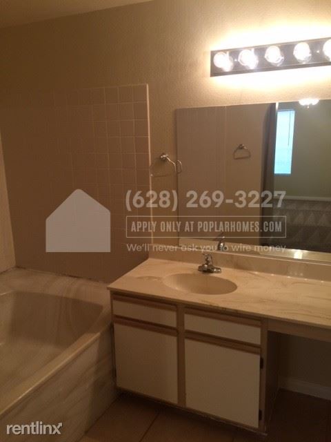 Foto del edificio - 2 br, 2 bath Condo - 2200 S Fort Apache Rd...