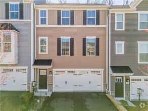 Building Photo - 484 Greenwood Dr