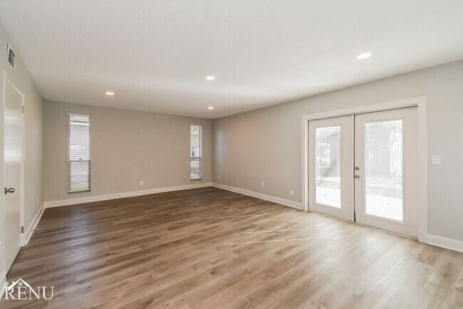 Building Photo - 7010 Bernay Ave