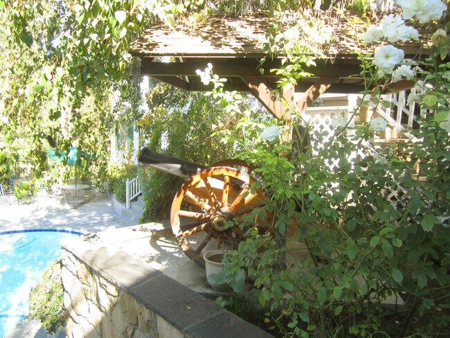 Foto del edificio - 4024-4028 Los Feliz Blvd