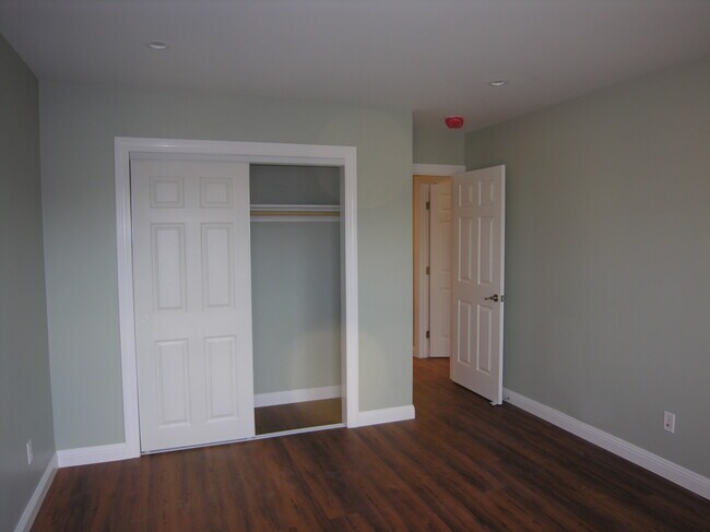room 1 - 124 Ellington Ave