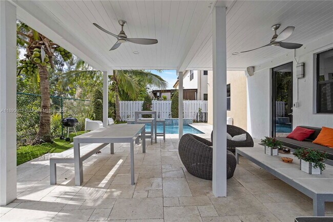 Foto del edificio - 9910 NW 86th Terrace