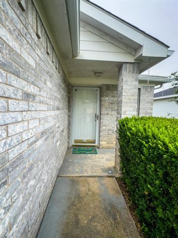 Foto del edificio - 10616 Shadywood Dr