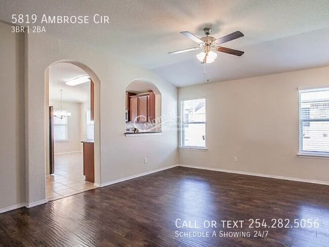 Foto del edificio - 5819 Ambrose Cir