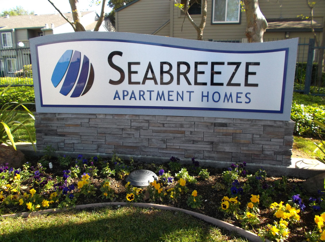 Foto principal - Seabreeze Apartment Homes