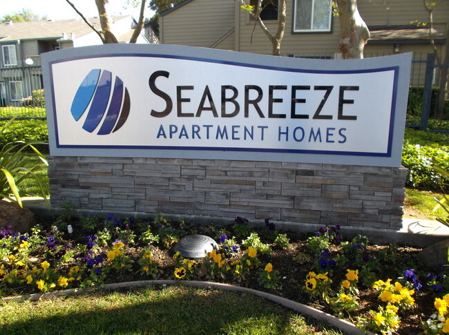 Seabreeze Apartment Homes