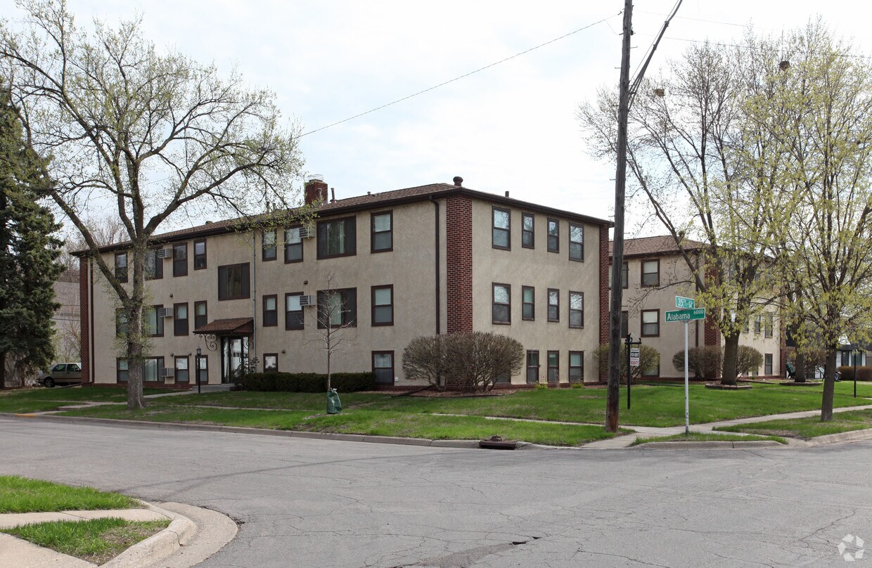 Primary Photo - 5918-5924 35th St W