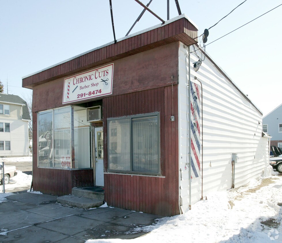 Building Photo - 217 Burnside Ave