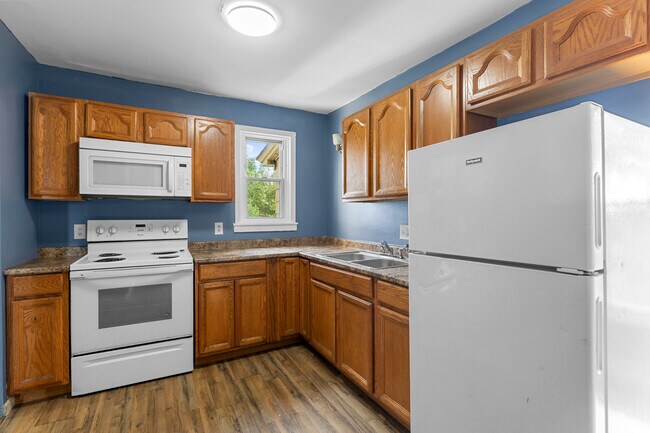 Building Photo - 707 W Dominick St