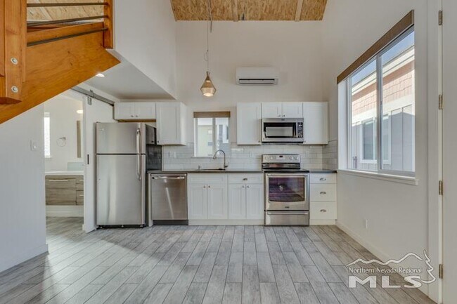 Foto del edificio - 873 Ryland St