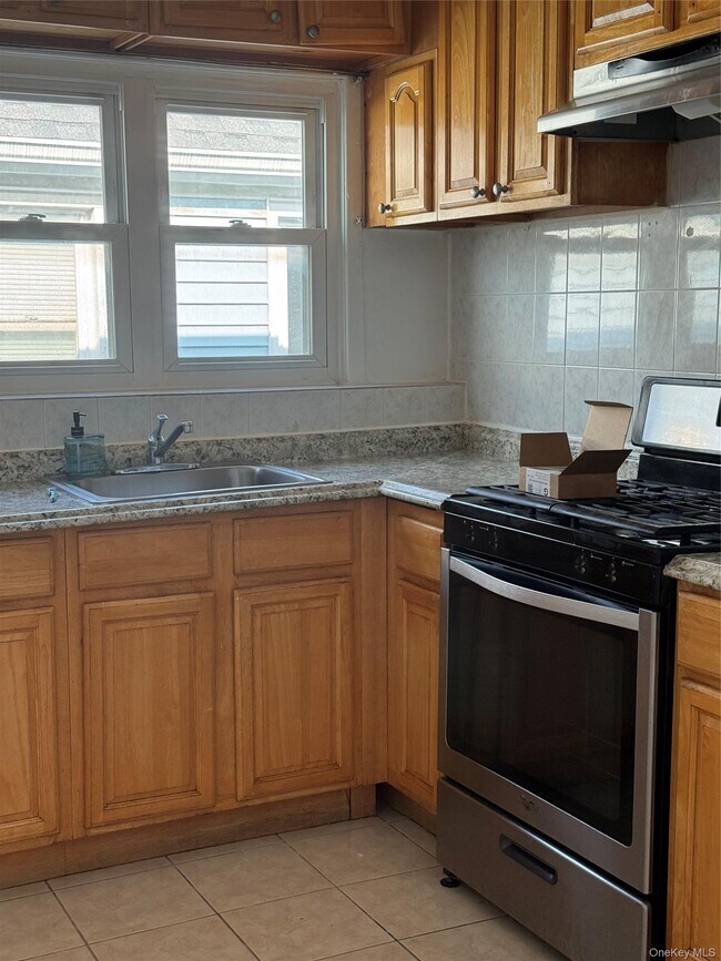 Foto del edificio - 171-28 103rd Rd