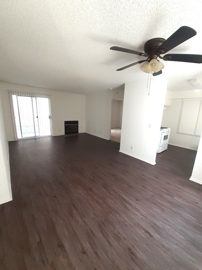 Foto del edificio - 3127 Foothill Blvd