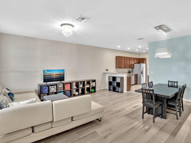Foto del edificio - 3976 Poinciana Ln