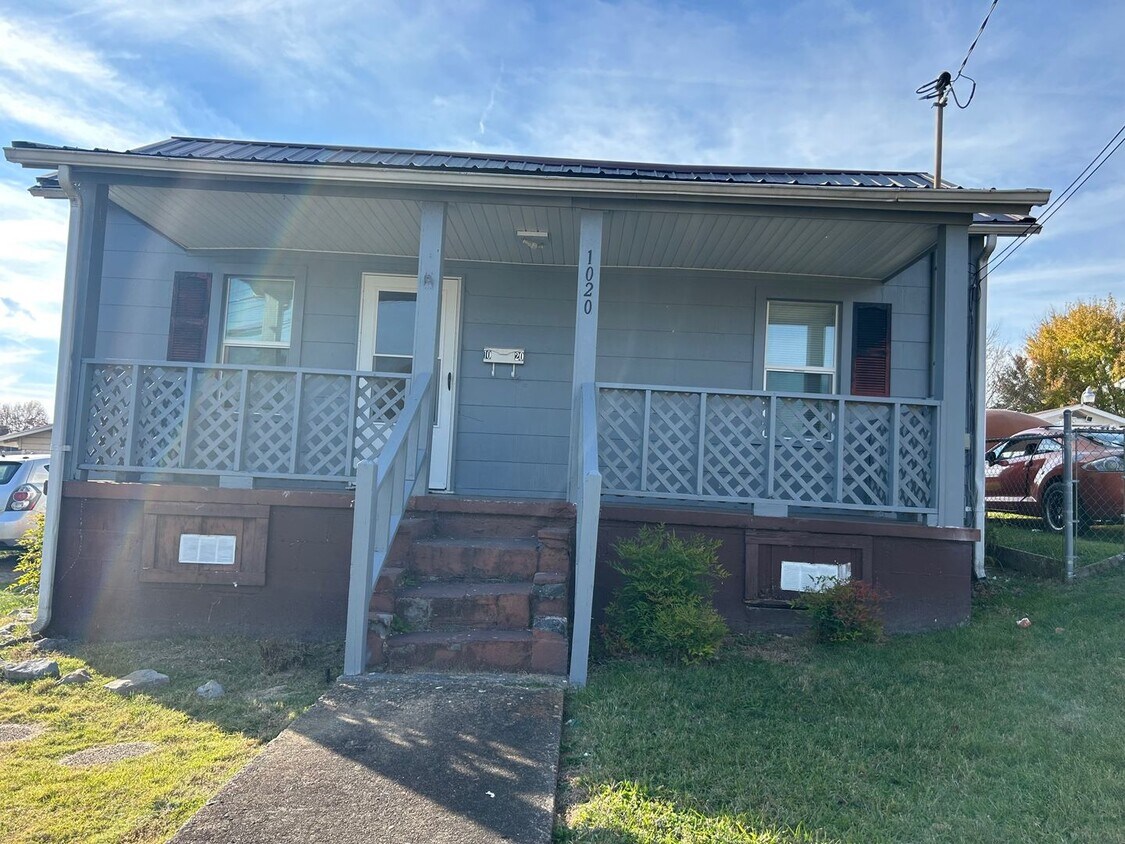 Foto principal - 2 Bedroom / 1 Bath Home Kingsport TN