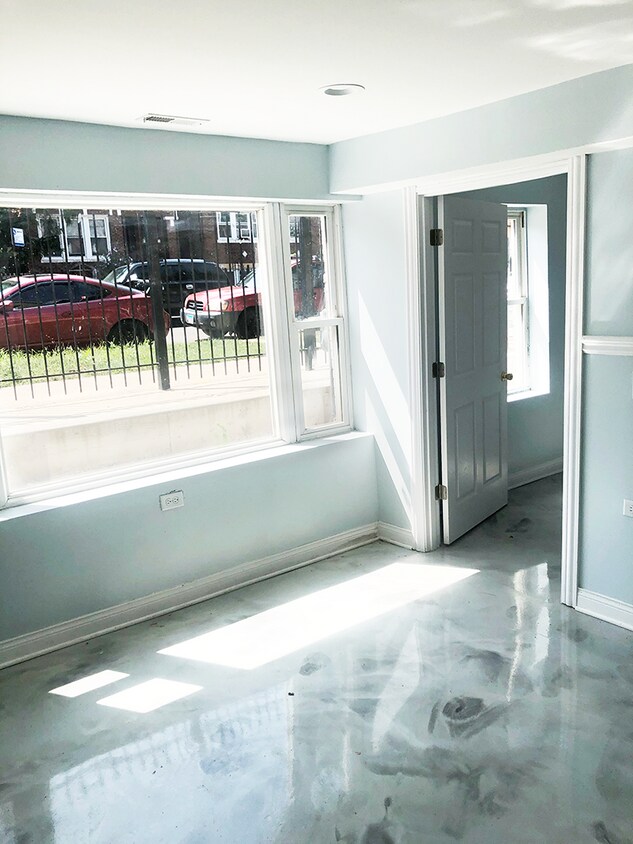 Foto principal - 2337 S Sacramento Ave