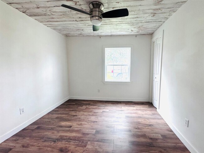 Foto del edificio - 1716 N Park St