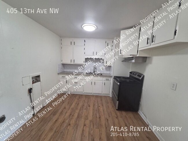Building Photo - 405 13th Ave NW