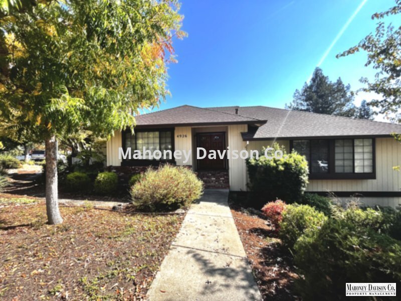 Primary Photo - 3 bdrm/2 bath single story, 1688 sf, near ...
