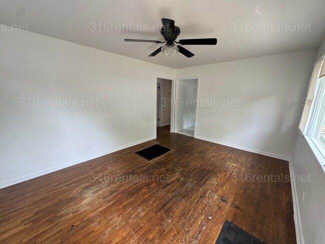 Foto del edificio - $875 - Beautiful 2bed 1 bath - Single family home