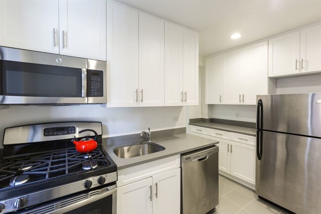Foto del edificio - 2 br, 1 bath  - 1206 Ocean Pkwy