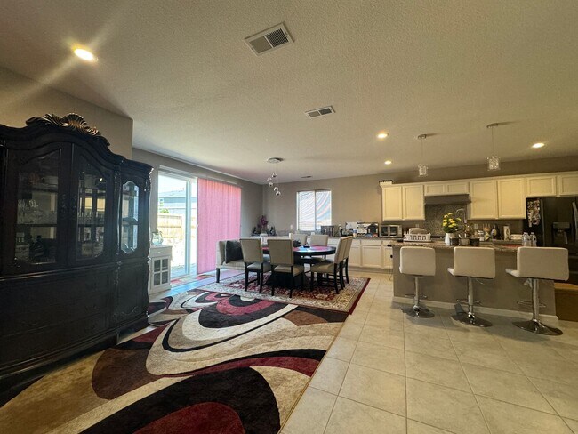 Foto del edificio - 5 bed / 4 bath New Build - Coming Soon!