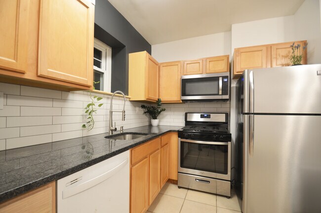 Kitchen - 2548 Salmon St