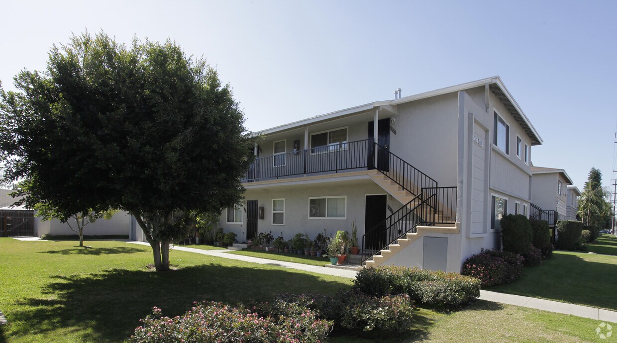 Primary Photo - 1312-1316 1/2 W Valencia Dr