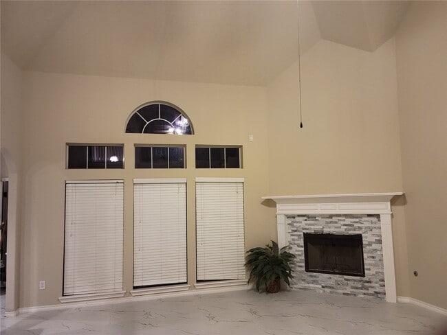 Building Photo - 11134 Sheldon Bend Dr