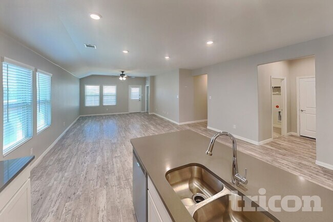 Foto del edificio - 275 Sunshine Ln
