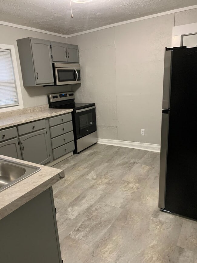 Foto del edificio - 2 Bedroom Single Family Home on the Northside