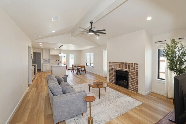 Building Photo - 8813 Oakleaf Ct