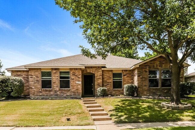 Building Photo - 1616 Deerwood Dr