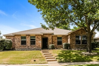 Building Photo - 1616 Deerwood Dr