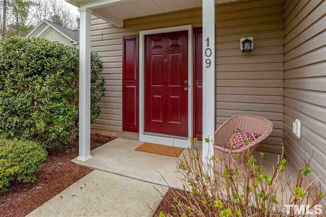 Foto del edificio - 109 Chilmark Ridge Dr
