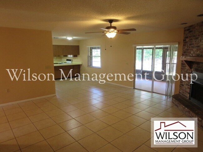 Building Photo - 3 br, 2 bath House - 2847 North Bermuda Av...