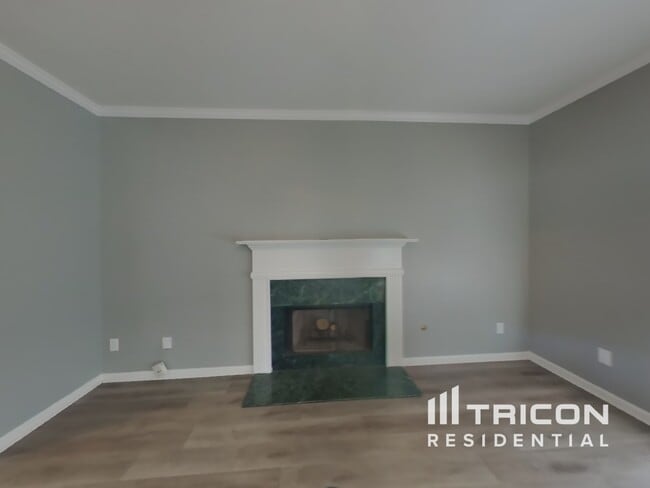 Building Photo - 1315 Bridle Path Dr