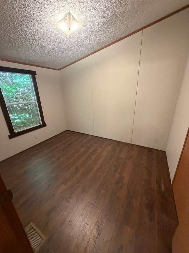 Building Photo - 214 Crooked Fork Ln