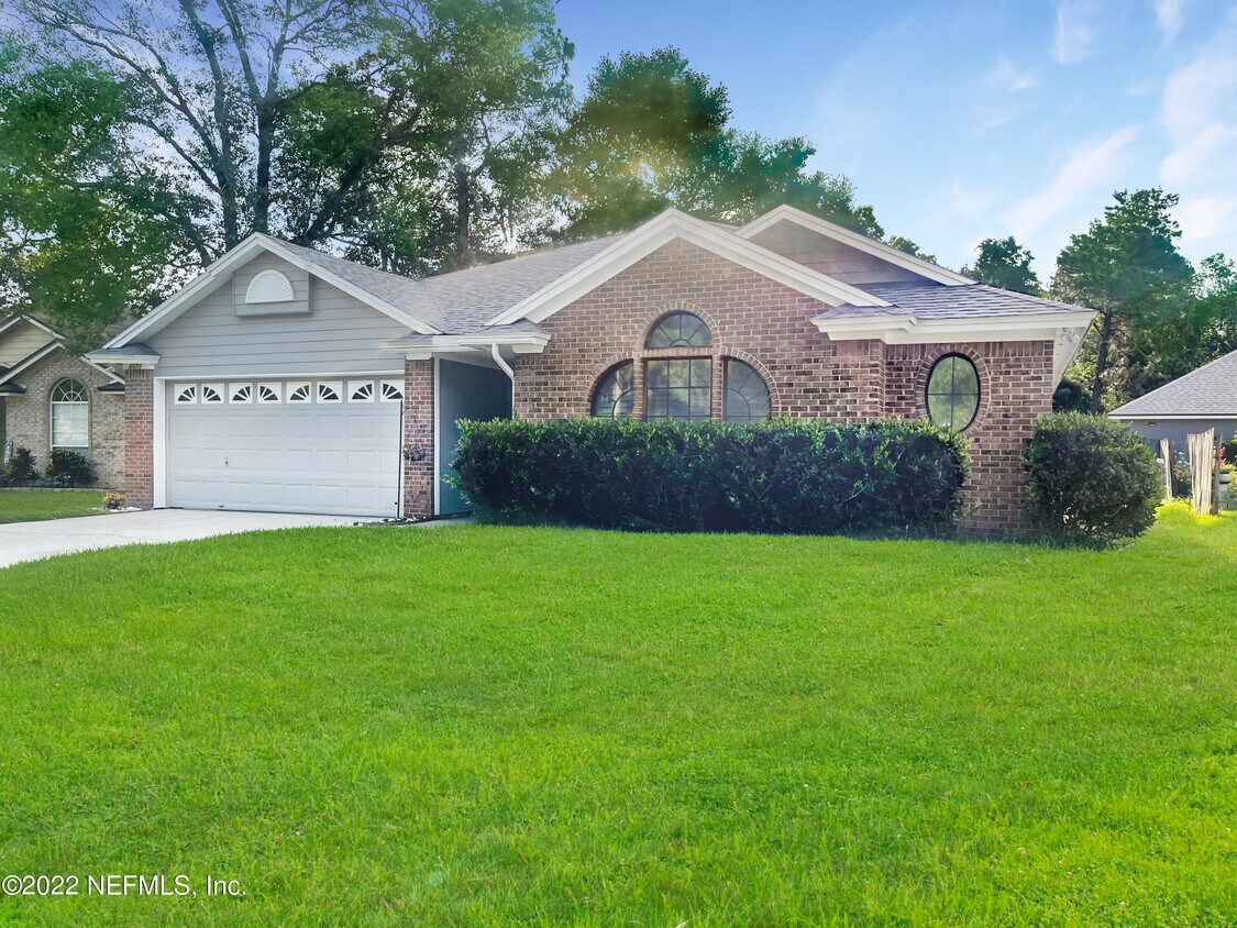 Primary Photo - 1171 American Eagle Ln