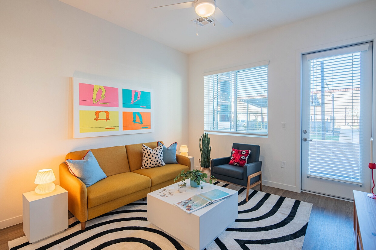 Nollie Living Room - Nollie