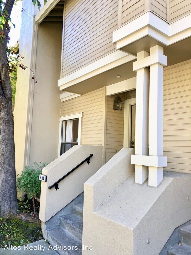 Primary Photo - 3 br, 2.5 bath House - 943 La Mesa Terrace #D