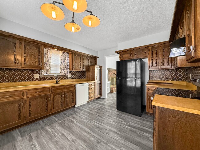 Foto del edificio - 13216 Crystal Ave