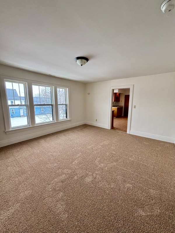 Building Photo - 91 Laverack Ave