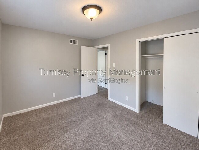 Foto del edificio - 2 Woodson Ct