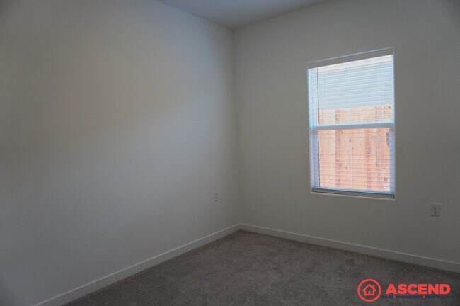 Building Photo - MOVE IN SPECIAL! $500 OFF First Month Rent! Spacious 4 Bed/2 Bath Brand New Build! in Bakersfield...