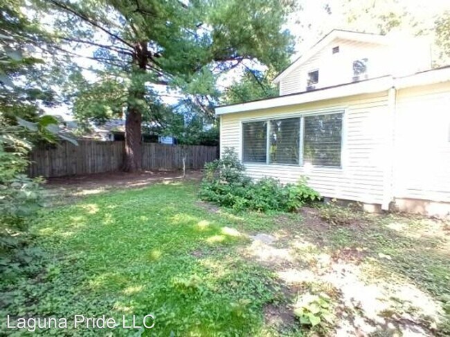 Building Photo - 4 br, 1 bath House - 209 Third St