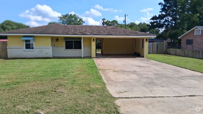 Building Photo - 112 Walter Dr
