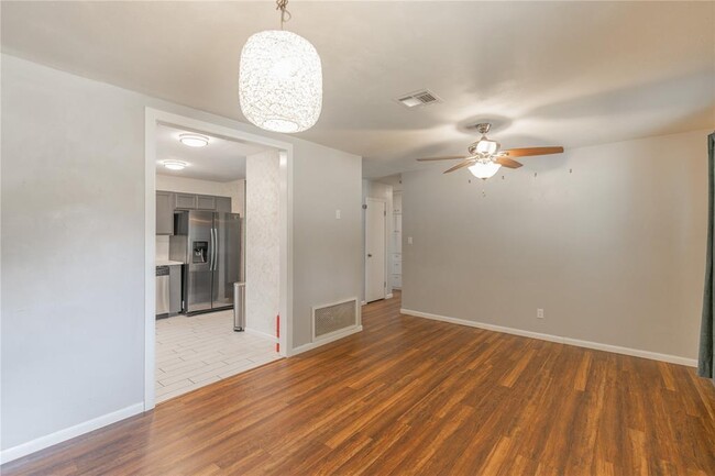 Foto del edificio - 718 Highland Pkwy