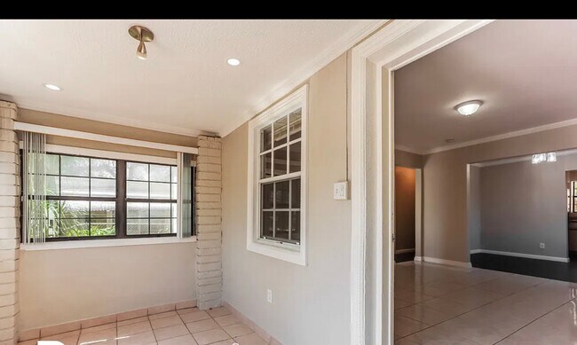 Foto del edificio - 1875 NW 151st St